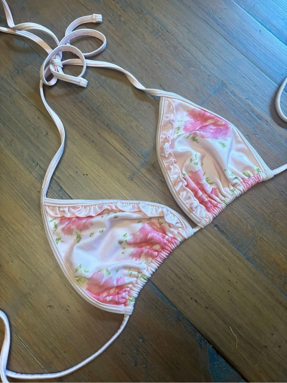 NWOT Frankie’s bikinis x Sydney Sweeney Mio Amore triangle bikini top